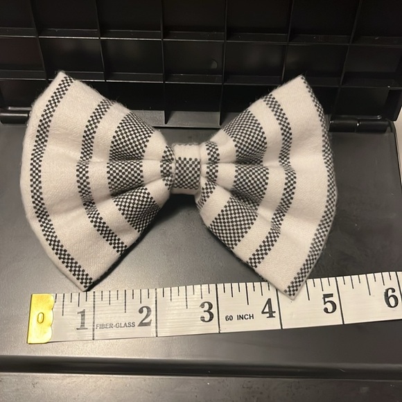 Black and white small checkered bow - Picture 3 of 4